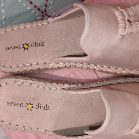 Seven dials 8 1/2 woman's sandals . - Picture 2 of 4